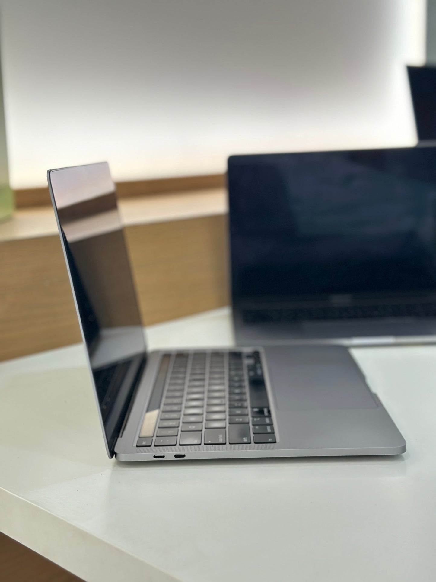 REFURBISHED MACBOOK PRO A2251 (2020/Core i7/16GB/512GB SSD/13" Retina/1 Year Warranty)