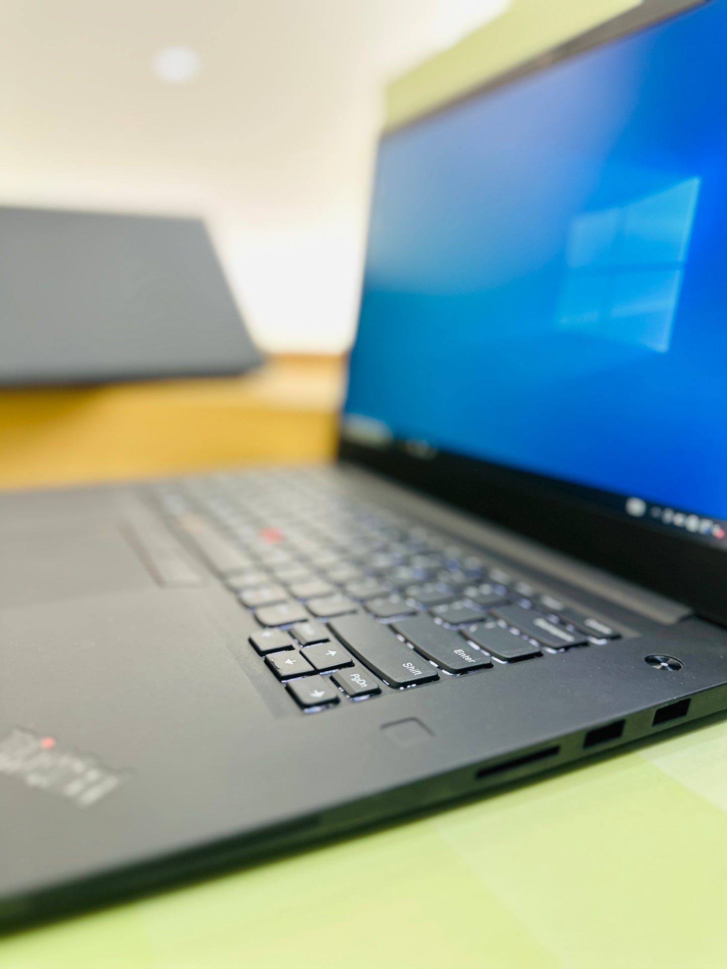 REFURBISHED LENOVO THINKPAD P1 Gen 1 (CORE i7 8TH GEN/15.6"/4GB NVIDIA® Quadro® P1000/1 YEAR WARRANTY)