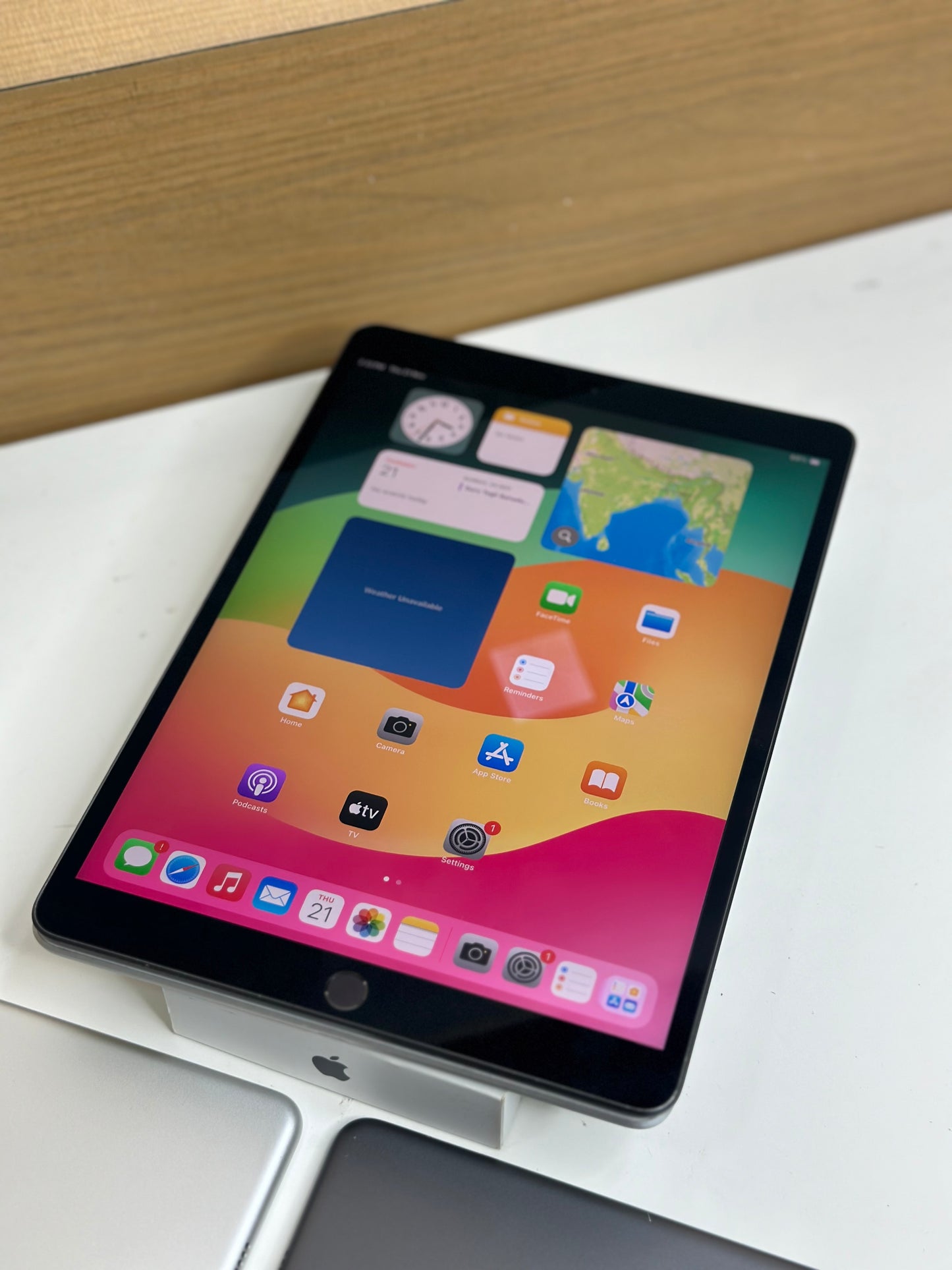 REFURBISHED APPLE iPAD AIR 3RD GEN 2020 (10.5" Reina/64GB/WiFi + Cellular/6 MONTH WARRANTY)