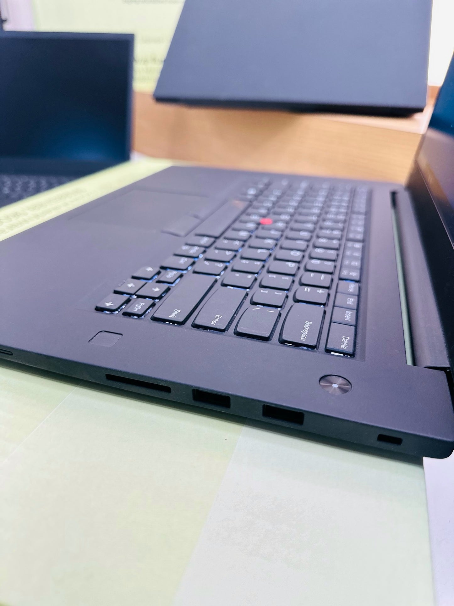 REFURBISHED LENOVO THINKPAD P1 Gen 1 (CORE i7 8TH GEN/15.6"/4GB NVIDIA® Quadro® P1000/1 YEAR WARRANTY)