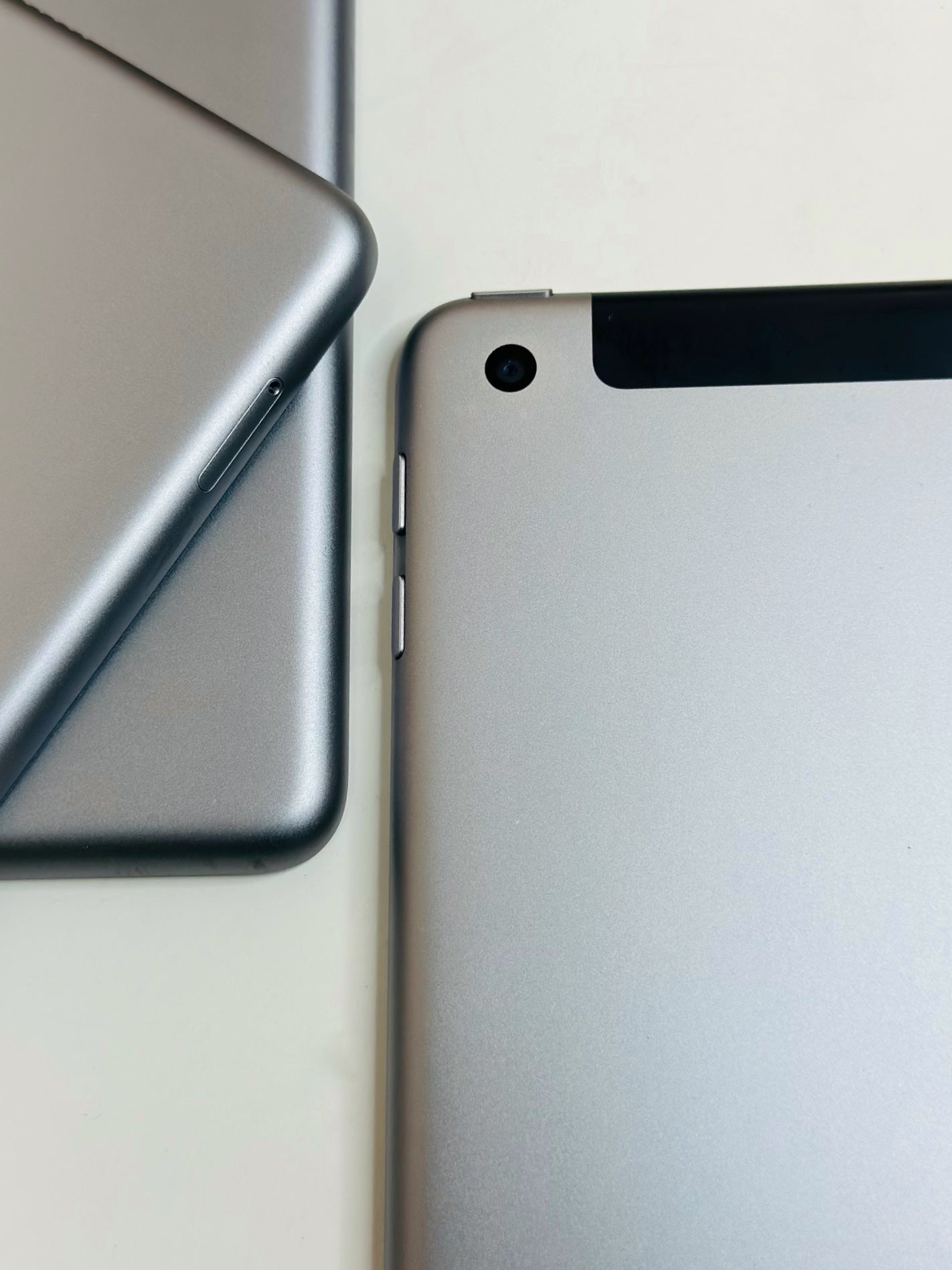 REFURBISHED APPLE iPAD 7TH GEN (10.2" Reina/32GB/WiFi + Cellular/6 MONTH WARRANTY)