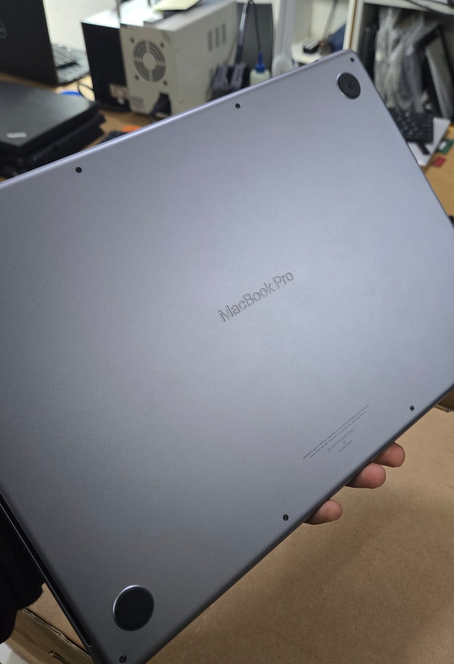 Used Macbook Pro A2485 2021-2022 (M1 MAX/32gb/1TB/1 Year/16.2" Liquid Retina/1 Year Waarranty)